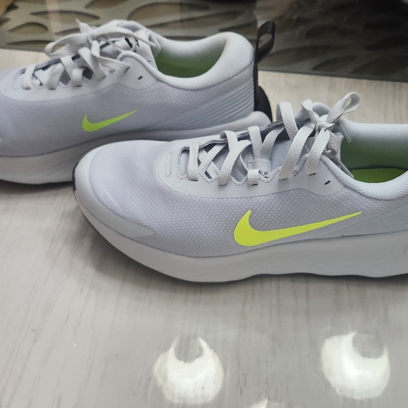 Nike Promina Men's 10 New in Box - Picture 1 of 9